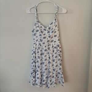 hollister white and blue floral flower ruffle bow tie back spring mini dress💙